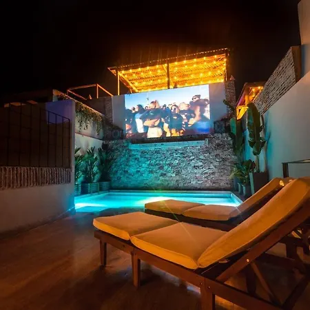Villa Casa Del Hidalgo - Walled 7br Colonial