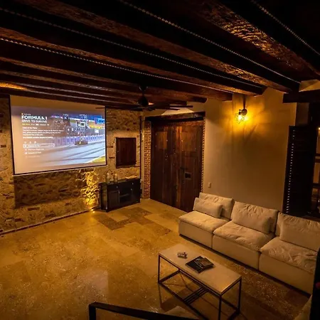 Villa Casa Del Hidalgo - Walled 7br Colonial *
