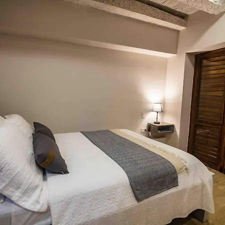 Casa Del Hidalgo - Walled 7br Colonial Cartagena
