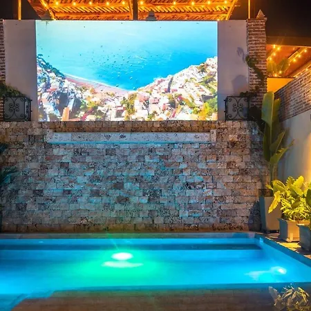 Casa Del Hidalgo - Walled 7br Colonial Villa